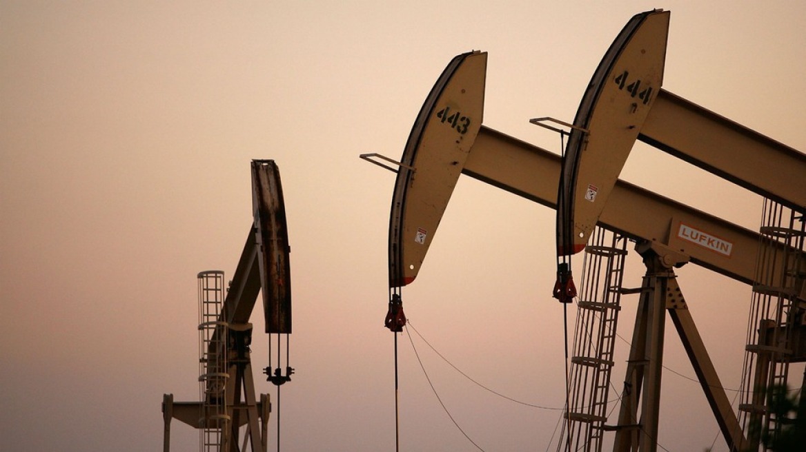 Πετρέλαιο: «Έπιασε» τη χαμηλότερη τιμή από τον Απρίλιο του 2009